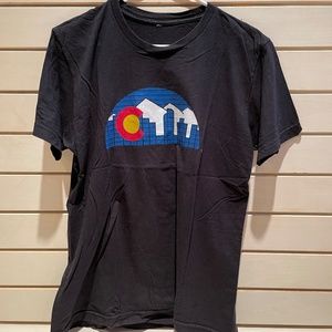Aksels - Colorado Tee Shirt - Like New - Small